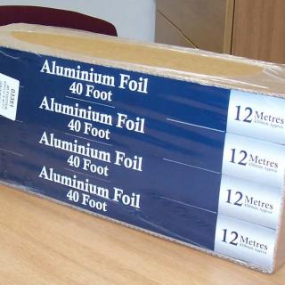 Household aluminum foil roll aluminum foil container